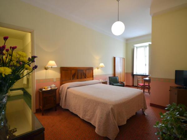 Hotel Roma e Rocca Cavour : photo 2 de la chambre chambre double ou lits jumeaux basique