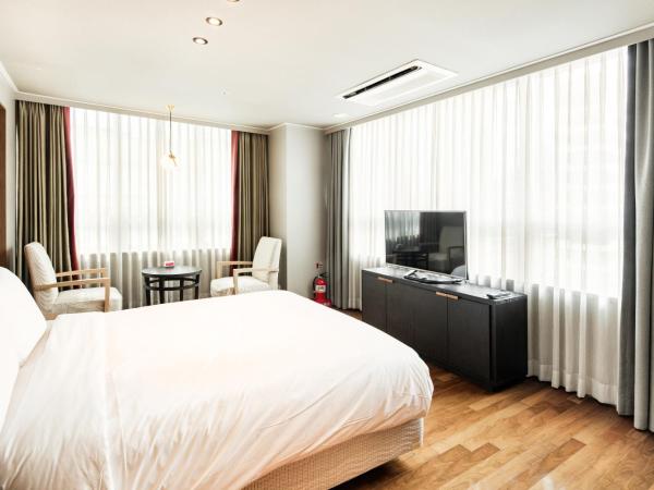 Ramada Hotel and Suites Seoul Namdaemun : photo 4 de la chambre suite d'angle double