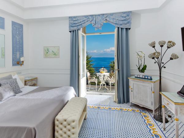 Luxury Villa Excelsior Parco : photo 4 de la chambre chambre double deluxe - vue sur mer