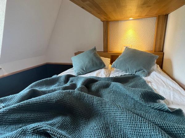 GRAND your home with common kitchens with self check-in : photo 3 de la chambre chambre triple avec salle de bains