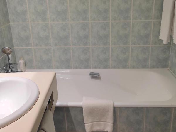 Grand Hôtel du Havre : photo 8 de la chambre chambre lits jumeaux