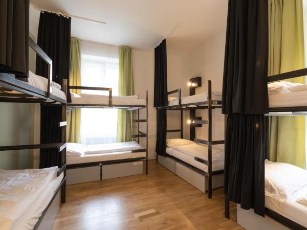 Czech Inn : photo 1 de la chambre lit superposé dans dortoir mixte de 8 lits