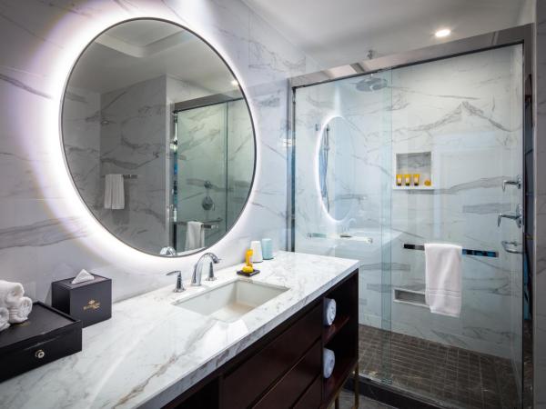 Blossom Hotel Houston : photo 5 de la chambre deluxe 2 kings two bedrooms suite