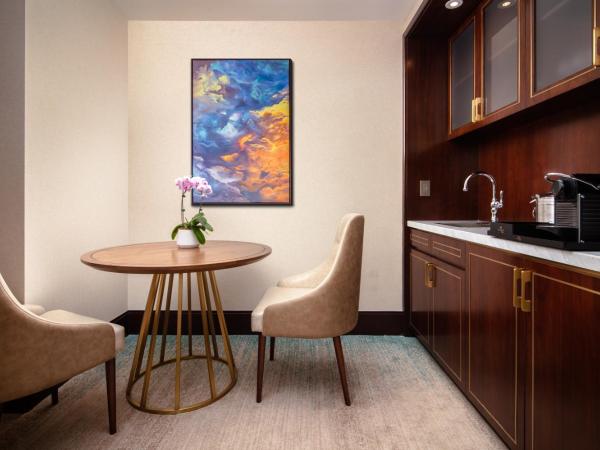 Blossom Hotel Houston : photo 3 de la chambre deluxe 1 king one bedroom suite