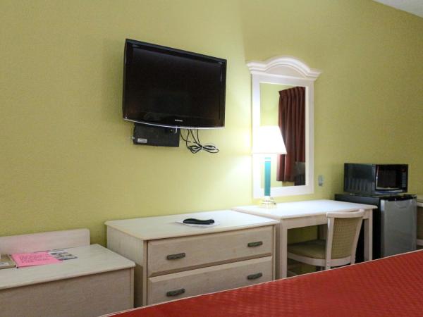 Americas Best Value Inn and Suites Houston FM 1960 : photo 3 de la chambre chambre lit king-size - non-fumeurs
