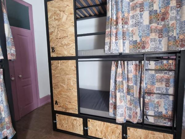 St. António 49 : photo 6 de la chambre lit dans dortoir féminin de 9 lits