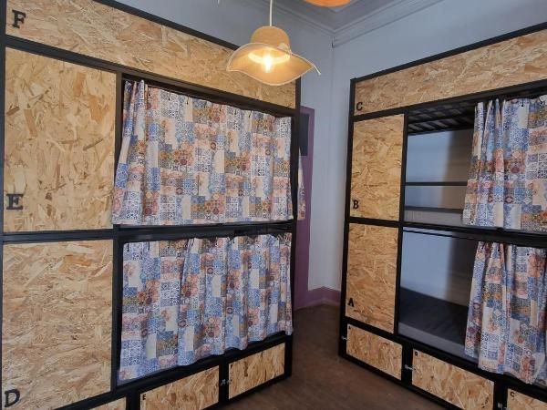 St. António 49 : photo 7 de la chambre lit dans dortoir féminin de 9 lits