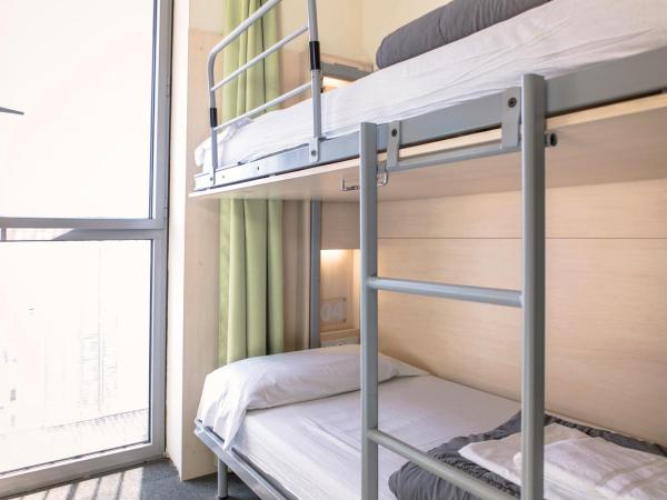 Urbany Hostel Barcelona : photo 5 de la chambre lit dans dortoir de 8 lits 