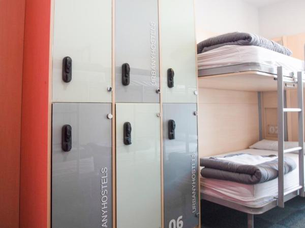 Urbany Hostel Barcelona : photo 3 de la chambre lit simple dans dortoir pour femmes