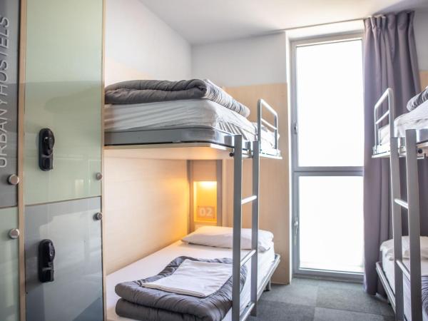 Urbany Hostel Barcelona : photo 7 de la chambre lit simple dans dortoir à 6 lits