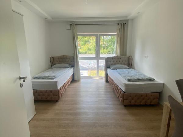 AT-Rooms : photo 3 de la chambre chambre lits jumeaux