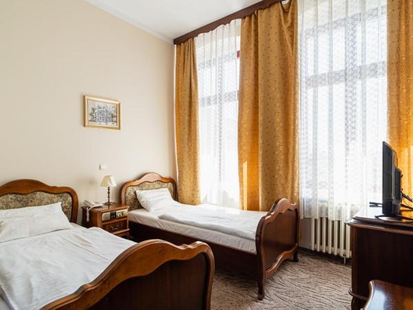 Hotel Polonia : photo 7 de la chambre chambre lits jumeaux