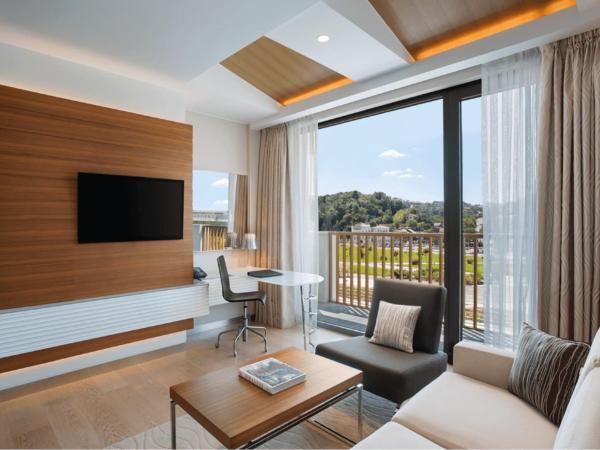 The Grand Tarabya Hotel : photo 4 de la chambre suite junior de luxe - vue sur port de plaisance