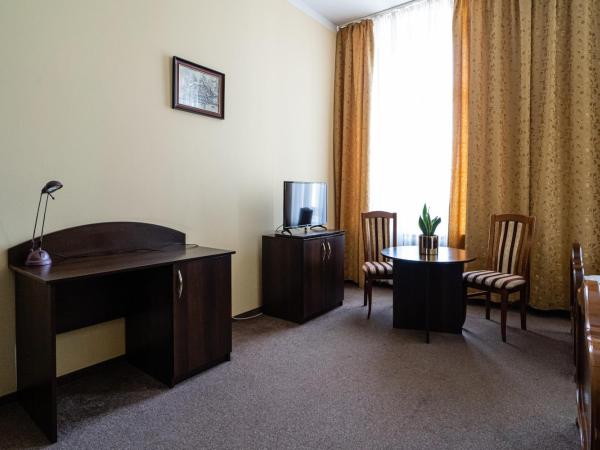 Hotel Polonia : photo 9 de la chambre chambre lits jumeaux