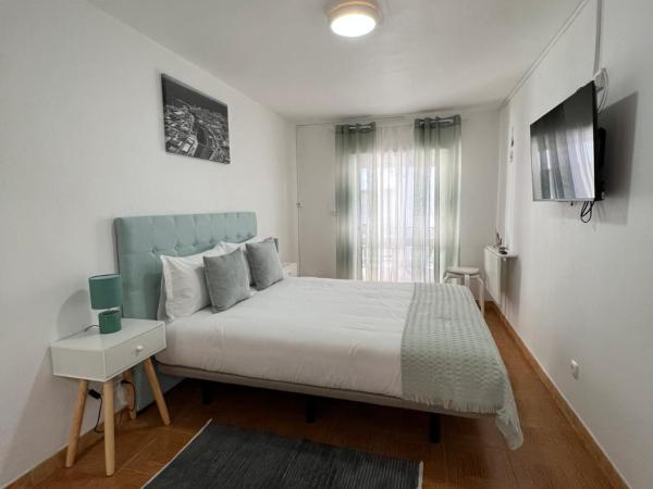 Residencial Mira-Mar : photo 1 de la chambre chambre double avec balcon