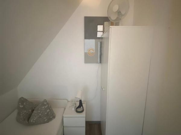 Hostel Nuremberg : photo 1 de la chambre chambre lits jumeaux avec salle de bains privative