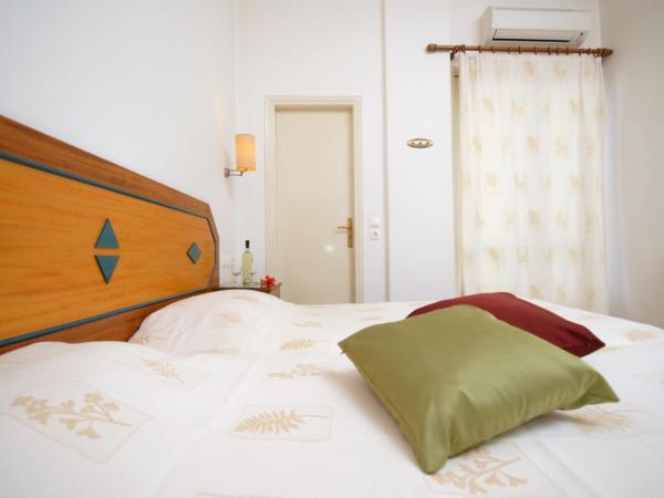 Barbouni Hotel & Studios : photo 2 de la chambre chambre double ou lits jumeaux