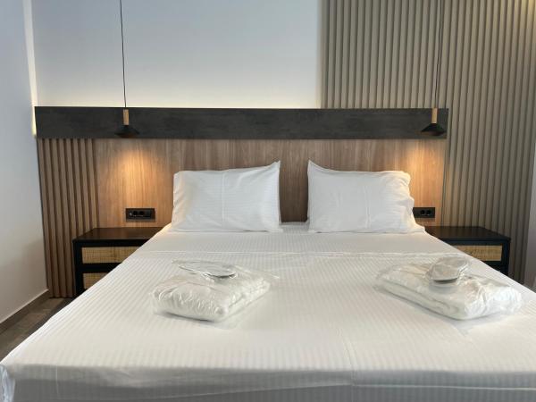 Voula Hotel : photo 7 de la chambre suite junior avec piscine privée