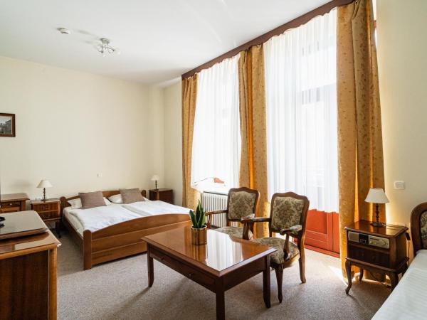 Hotel Polonia : photo 4 de la chambre chambre triple familiale