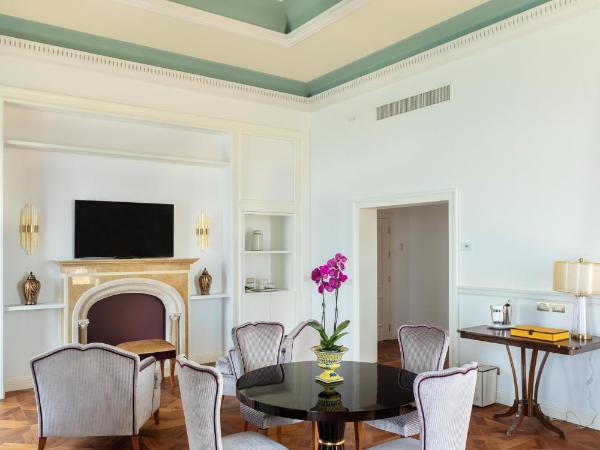 Grand Hotel Des Etrangers : photo 9 de la chambre suite présidentielle