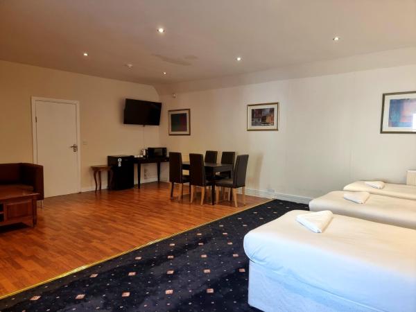 Park View House : photo 4 de la chambre chambre familiale avec salle de bains commune