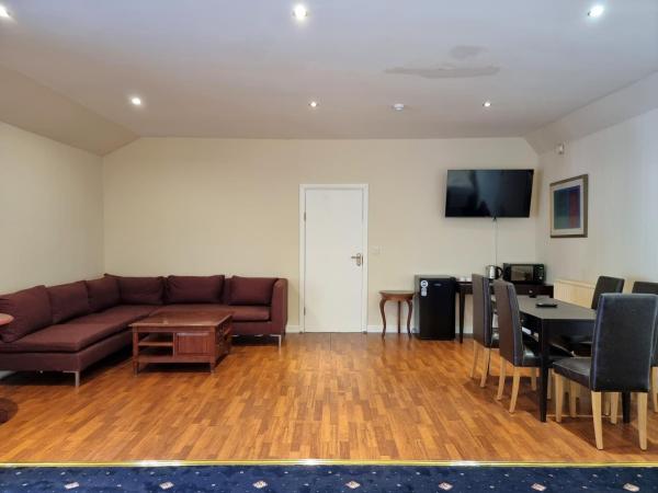 Park View House : photo 10 de la chambre chambre familiale avec salle de bains commune