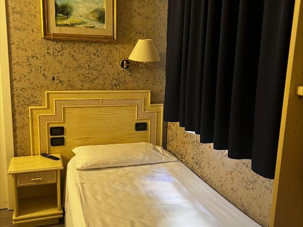 Hotel Giardinetto Al Sant'Orsola : photo 1 de la chambre chambre simple - annexe