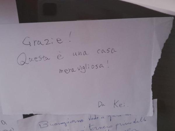 Vicino di Centro e Universita Stanza con balcone : photo 7 de la chambre chambre double ou lits jumeaux