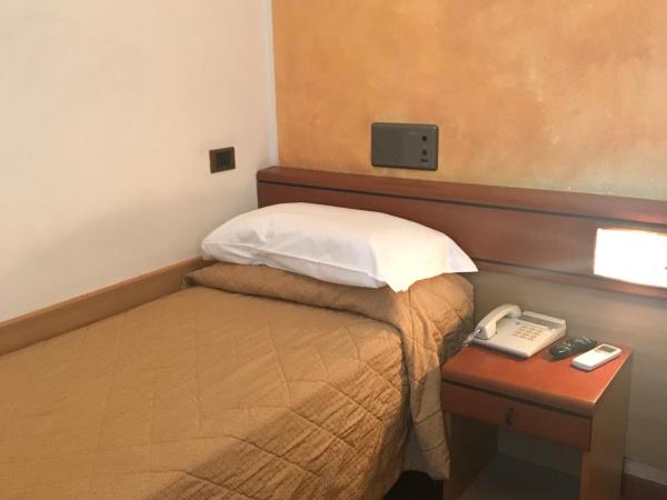 Hotel Aspromonte : photo 1 de la chambre chambre simple avec balcon