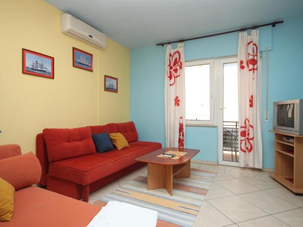 Apartments and rooms with parking space Makarska - 6834 : photo 1 de la chambre appartement 1 chambre avec balcon