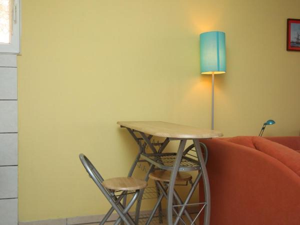 Apartments and rooms with parking space Makarska - 6834 : photo 8 de la chambre appartement 1 chambre avec balcon