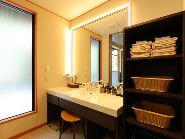 Arima Onsen Taketoritei Maruyama : photo 5 de la chambre chambre lit king-size avec baignoire spa - non-fumeurs - 313