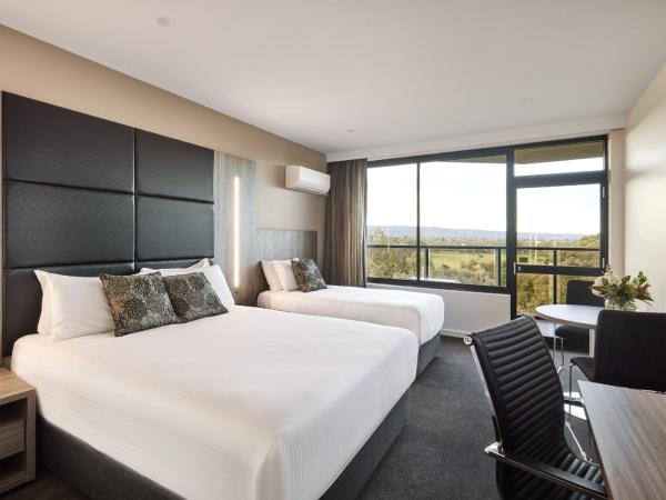Rydges South Park Adelaide : photo 5 de la chambre chambre lits jumeaux supérieure - vue sur parc