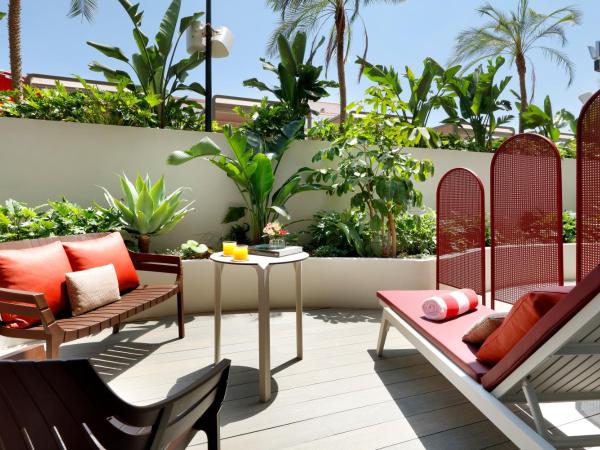 Hard Rock Hotel Marbella - Puerto Banús : photo 2 de la chambre chambre lits jumeaux de luxe avec terrasse
