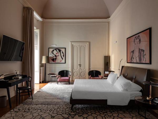 La Fiermontina Palazzo Bozzi Corso Hotel : photo 4 de la chambre suite de luxe avec terrasse 
