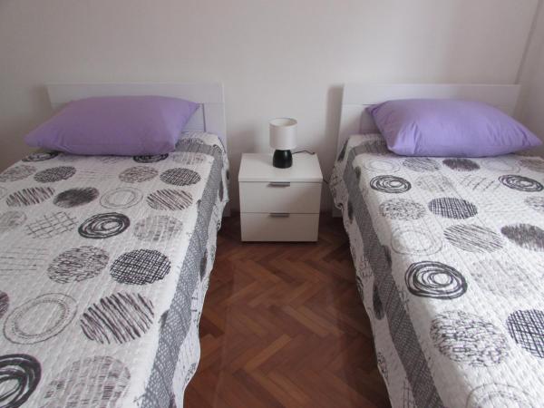 Rooms with a parking space Sibenik - 13739 : photo 3 de la chambre chambre triple