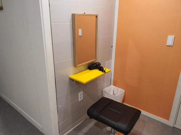 Bunk Backpackers Guesthouse : photo 6 de la chambre lit dans dortoir pour femmes de 6 lits