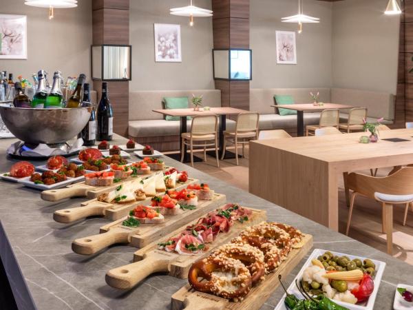 Meliá Düsseldorf : photo 7 de la chambre chambre the level avec accès au salon exécutif