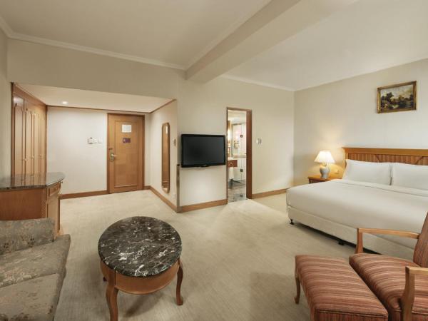 Crowne Plaza Chengdu City Center, an IHG Hotel : photo 2 de la chambre suite junior lit king-size