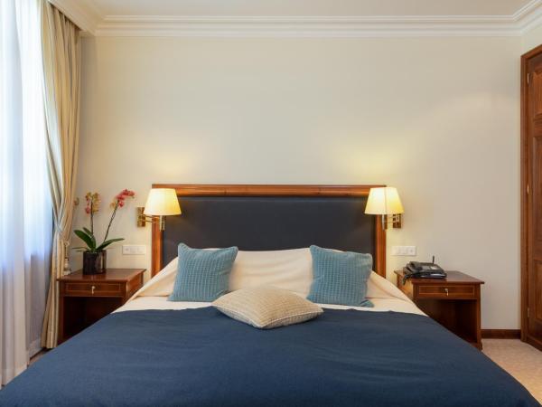 Suvretta House : photo 1 de la chambre chambre double ou lits jumeaux supérieure - vue sur montagnes