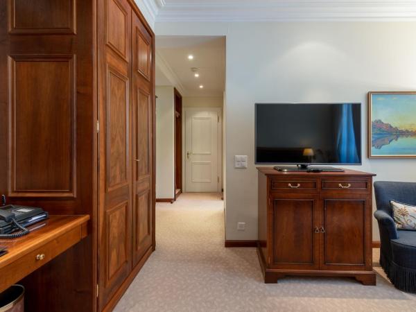 Suvretta House : photo 4 de la chambre chambre double ou lits jumeaux supérieure - vue sur montagnes