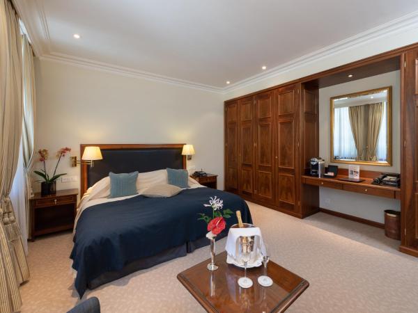 Suvretta House : photo 3 de la chambre chambre double ou lits jumeaux supérieure - vue sur montagnes