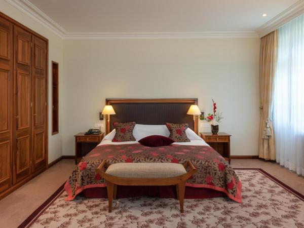 Suvretta House : photo 1 de la chambre suite avec vue sur lac