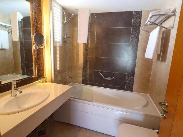 La Quinta by Wyndham Bodrum : photo 4 de la chambre chambre club - vue sur jardin