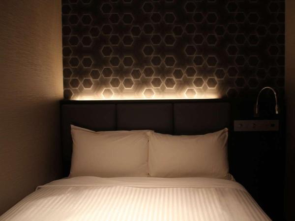 Hotel Halrotto Fukuoka Hakata : photo 1 de la chambre petite chambre double - non-fumeurs