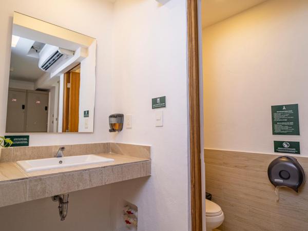 Nomads Party Hostel : photo 4 de la chambre lit simple en dortoir