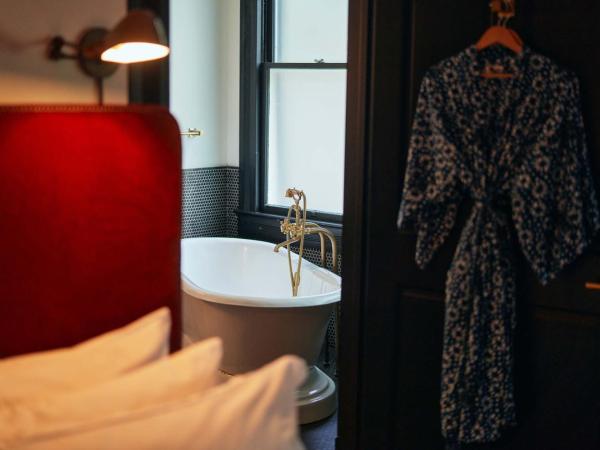 Hotel Saint Cecilia : photo 2 de la chambre suite deluxe avec lit king-size