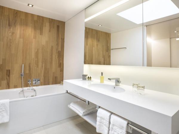 Hotel Säntispark : photo 5 de la chambre suite junior avec balcon - lifestyle