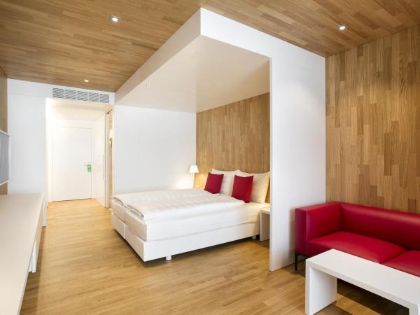 Hotel Säntispark : photo 5 de la chambre chambre familiale avec balcon