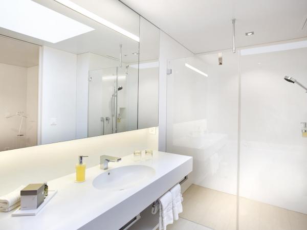 Hotel Säntispark : photo 4 de la chambre suite junior avec balcon - lifestyle